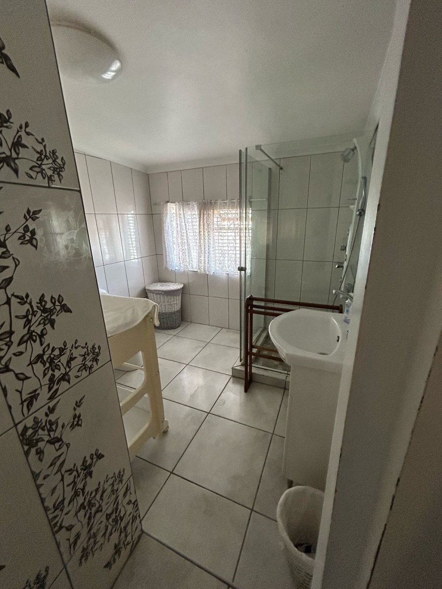 To Let 3 Bedroom Property for Rent in Hartenbos Central Western Cape